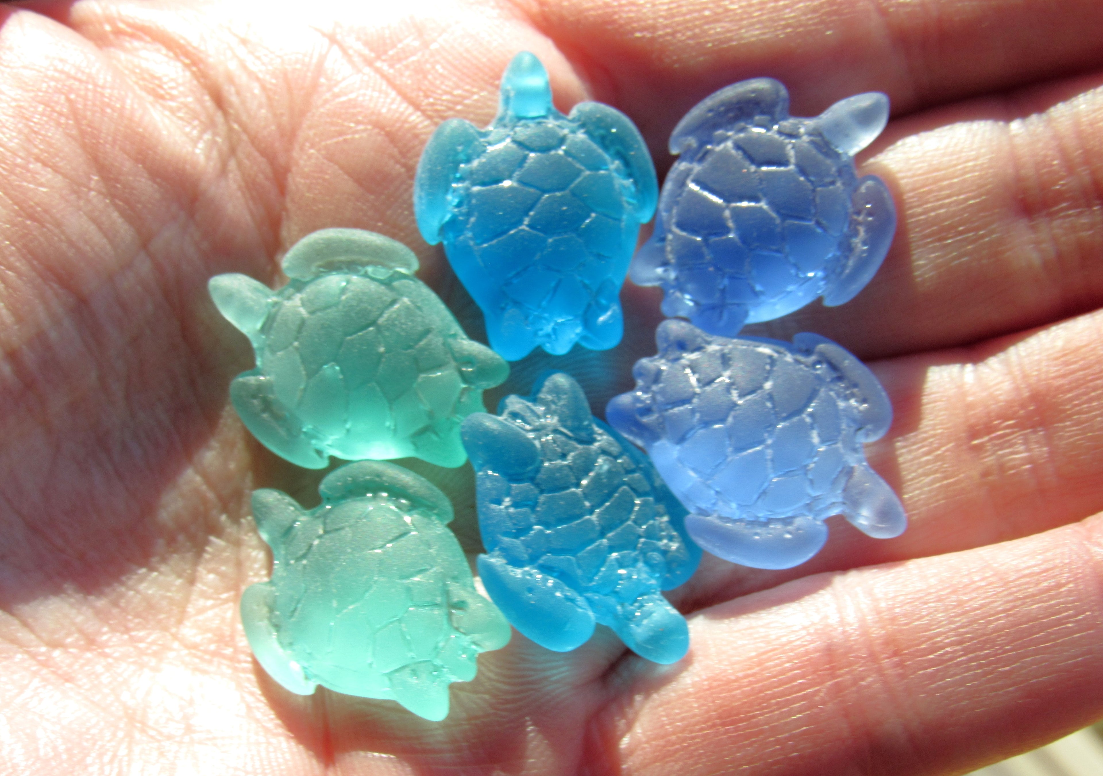 Cultured Sea Glass Turtle Pendants - 23x18mm - Assorted Blues & Green - 6pc