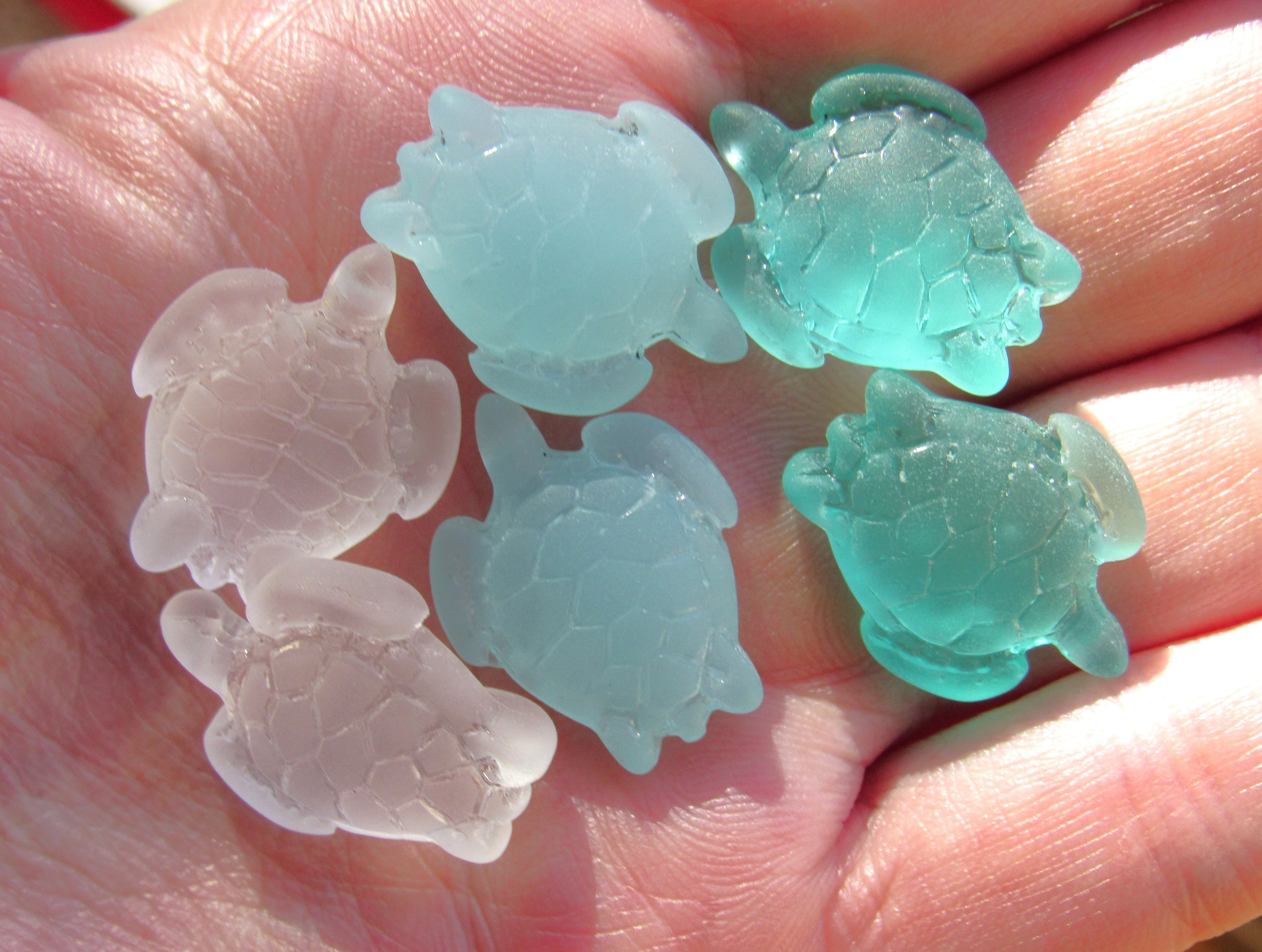 Cultured Sea Glass Turtle Pendants - 23x18mm - Light Seafoam Green - 6pc