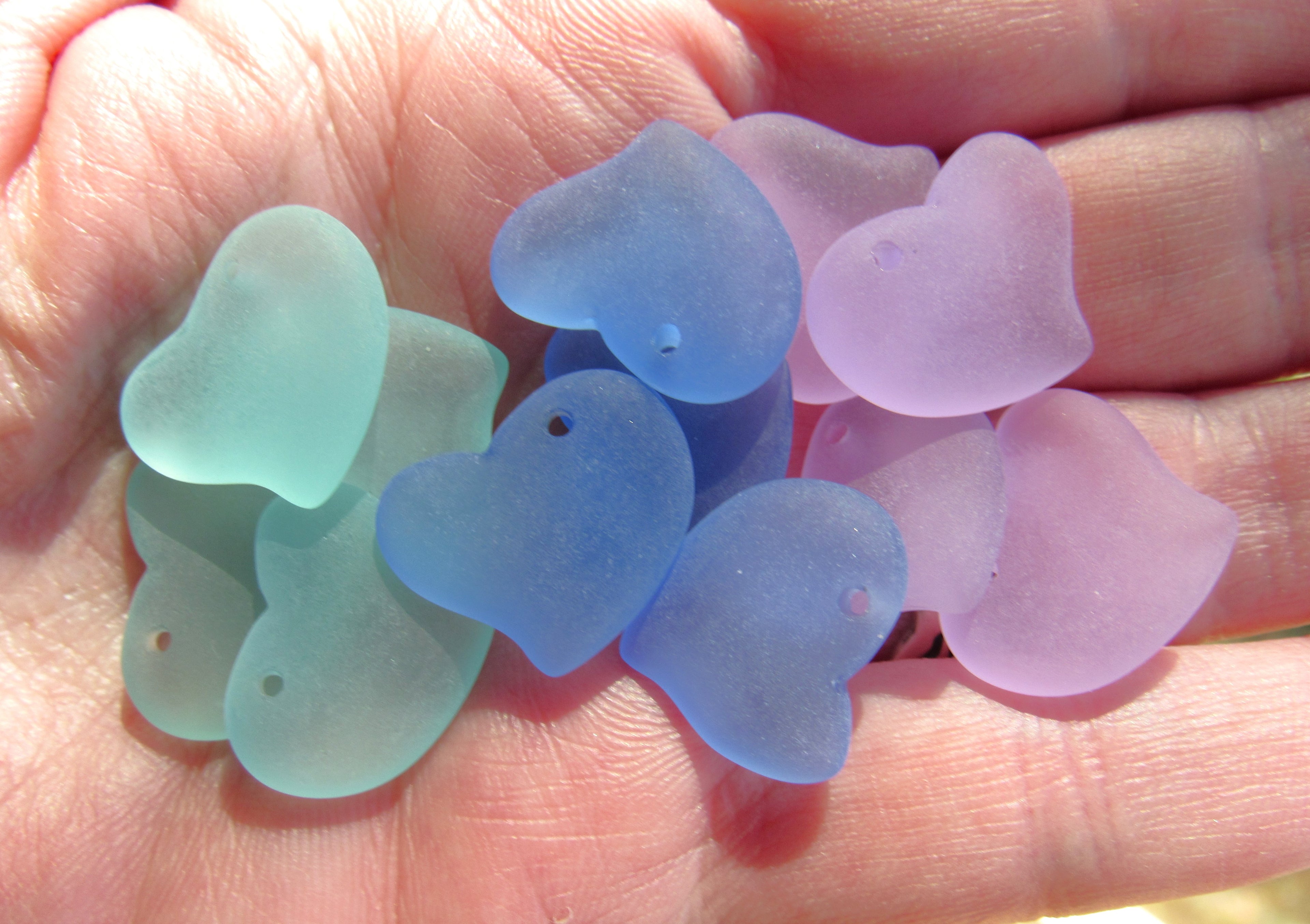 Cultured Sea Glass Puffed Heart Pendants - 18mm - Assorted colors - Jewelry making supplies (Copy)