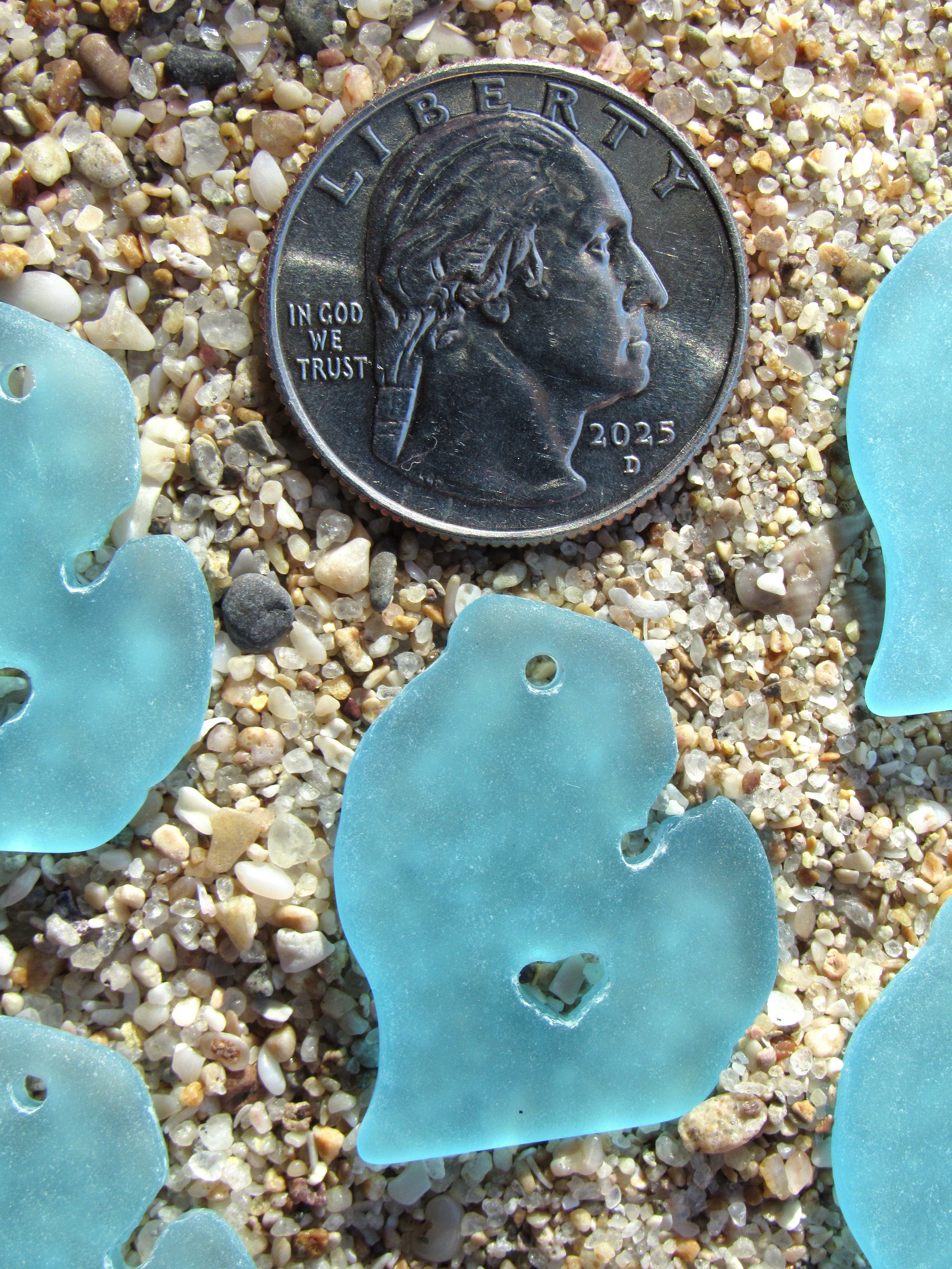 Michigan Sea Glass Pendant - Turquoise Bay light aqua blue 28x24mm