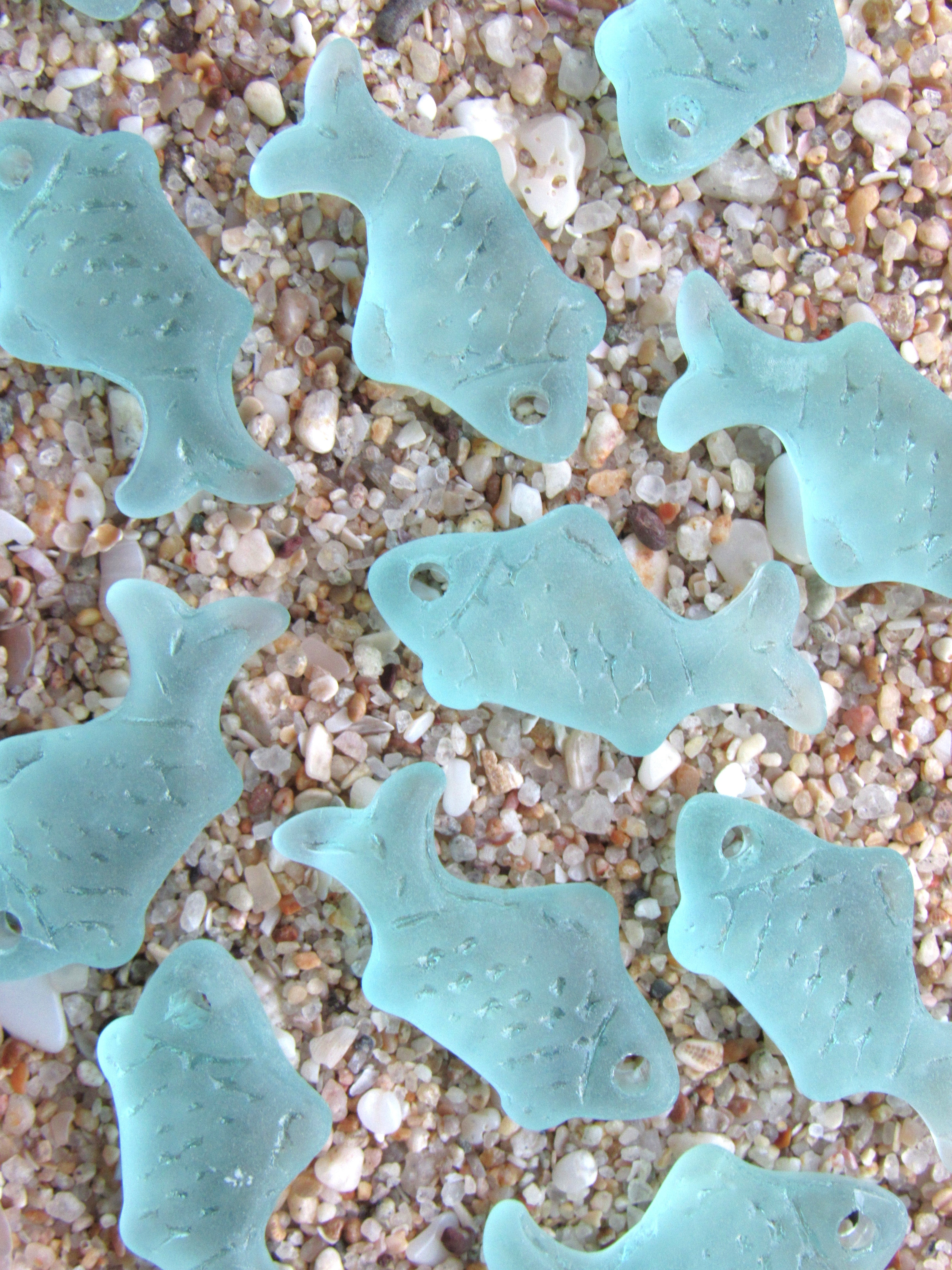 Cultured Sea Glass Fish Pendants 24x12mm | Light Seafoam Green