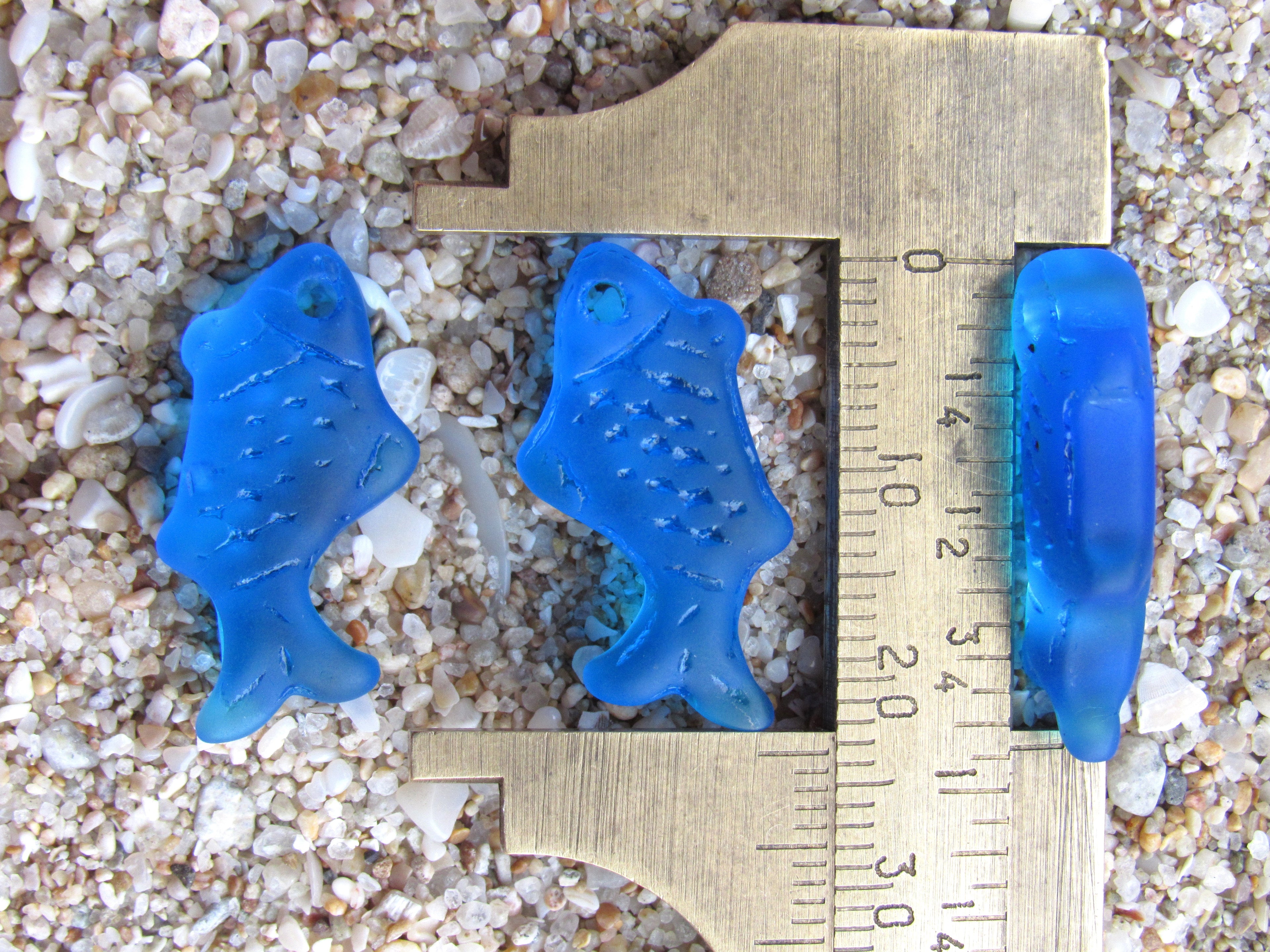 Cultured Sea Glass Fish Pendants - 24x12mm - Pacific Aqua Blue - Frosted Matte